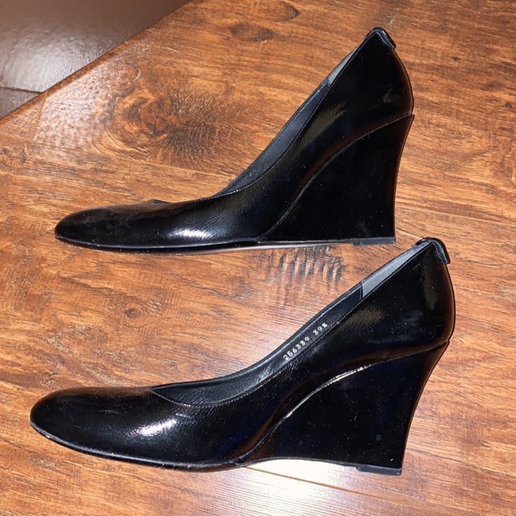 Gucci Vernice Naplack wedge in black. - Picture 11 of 11